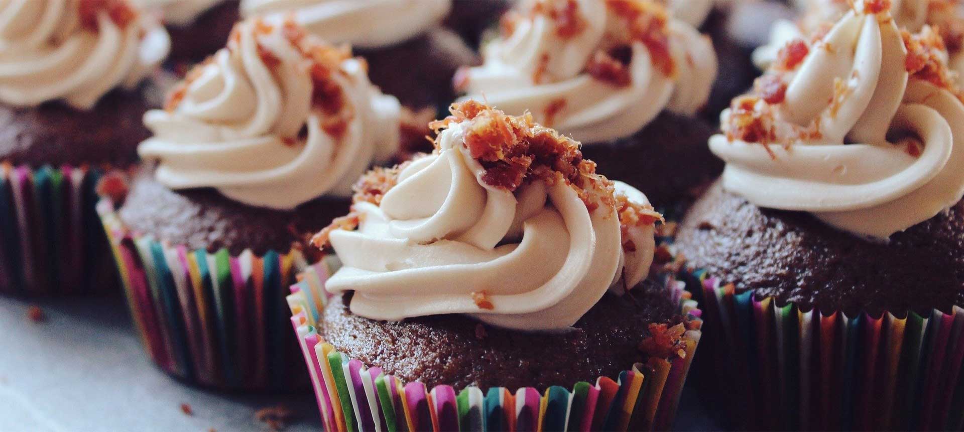 cream cupcakes banner